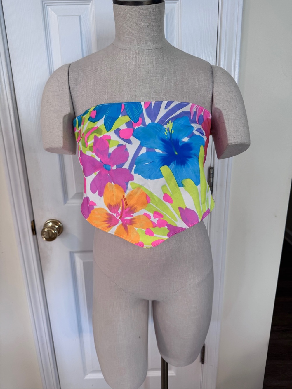 Beach Bunny Floral Bandana Bikini Top Large NWOT Tropical Strapless Swim - Picture 2 of 9